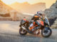 Motorrad KTM 1290 Superduke GT in einer Kurve