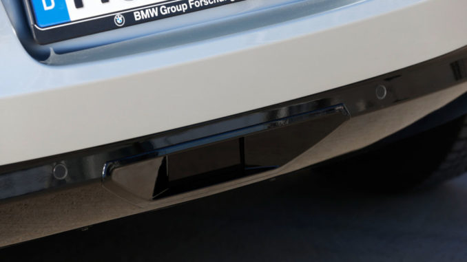 parksensor_bmw BMW auf der Consumer Electronics Show (CES) 2015 in Las Vegas. Fahrzeugautomatisierung, vollautomatisiertes Parken in Parkhäusern (01/2015)