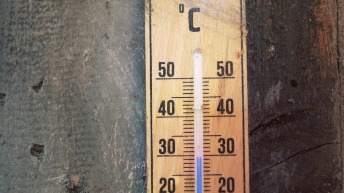 thermometer temperatur grad celsius skala, vergilbtest Thermometer in Großaufnahme