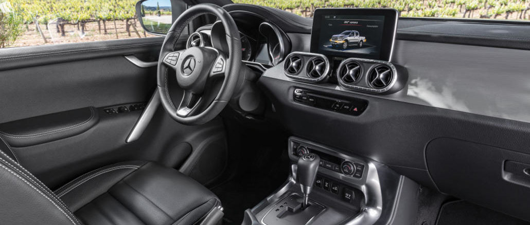 Cockpit der Mercedes-Benz X-Klasse – Interieur, Ausstattungslinie POWER