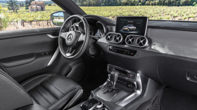 Cockpit der Mercedes-Benz X-Klasse – Interieur, Ausstattungslinie POWER