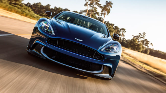 Front eines blauen Aston Martin Vanquish S