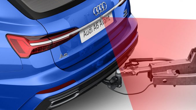 Abbislug eines blauen Audi A6 Avant von 2018 mit Anhänger-Rangierassistent.