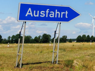 autobahn ausfahrt straße natur himmel gras