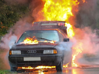 autounfall feuer straße unfall auto transport