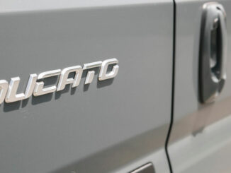 Schriftzug des Fiat Ducato an der