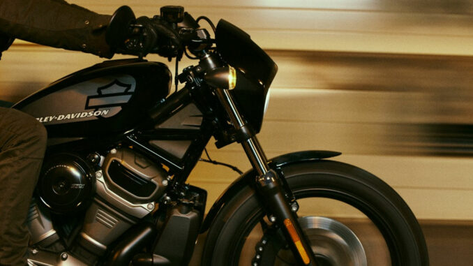 Detailaufnahme einer Harley-Davidson RH975 Nightster von 2022.