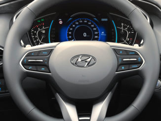 Lenkrad des Hyundai Santa Fe 2018.