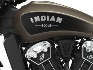 Grooßaufnahme des Tanks einer bronzenen Indian Scout Bobber MY2019