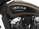 Grooßaufnahme des Tanks einer bronzenen Indian Scout Bobber MY2019