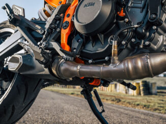 Seitenständer an einer KTM 390er der MODELLJAHRE 2025 und 2026.