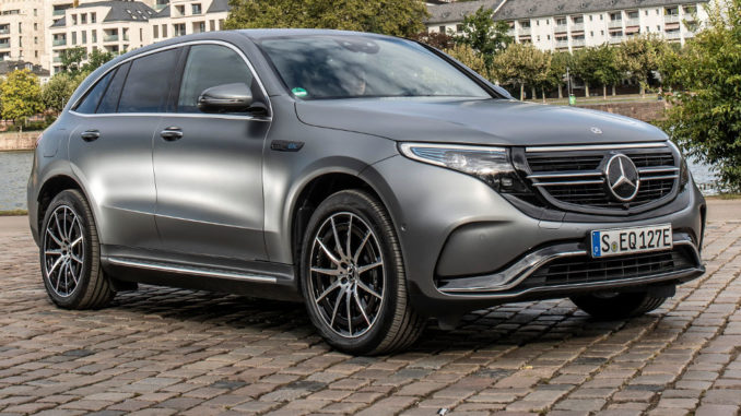 Mercedes-Benz EQC 400 4MATIC; designo selenitgrau magno; AMG Line; Ledernachbildung ARTICO; Mikrofaser DINAMICA schwarz, aufgenommen 2019