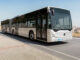 Ein silberner Mercedes Conecto fährt auf einer Straße am Stadtrand. Daimler Buses konnte im Januar einen Großauftrag über 500 Stadtbusse für Marokko verbuchen. Veröffentlichungsdatum 30.01.2020.