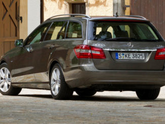 Mercedes-Benz E-Klasse, E 250 CDI ELEGANCE T-Modell (S212; Jahr 2011), indiumgrau metallic, Leder mandelbeige