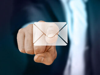 finger berühren geschäftsmann e-mail e mail internet kommunikation rechner informatik charakter vernetzung nachrichten kontaktschalter ausschalten begin hand starten taste anmelden betätigen aktivieren symbole