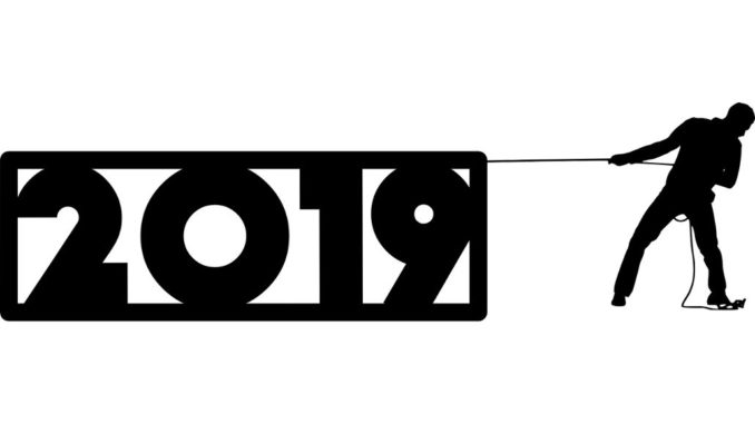 silhouette 2019 mann arbeit symboldbild rückrufe
