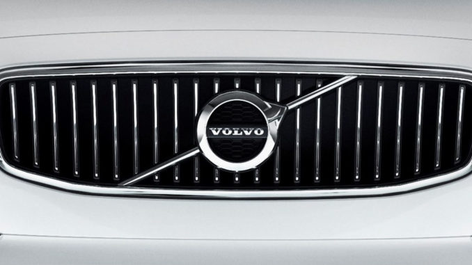 Exterieur, Kühlergrill eines weißen Volvo S90 in Großaufnahme